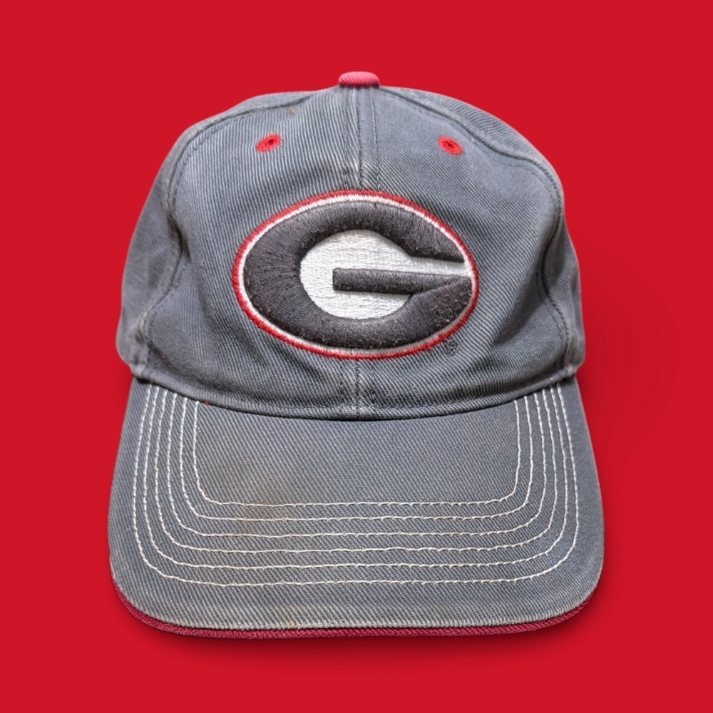 Vintage Gray & Red Georgia Bulldogs Cap Hat.